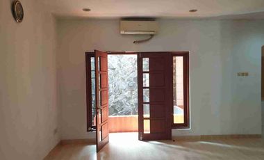 Jual Rumah 2 Lantai Bagus SHM Jakarta Barat