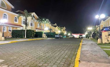 Departamento amoblado en conjunto habitacional