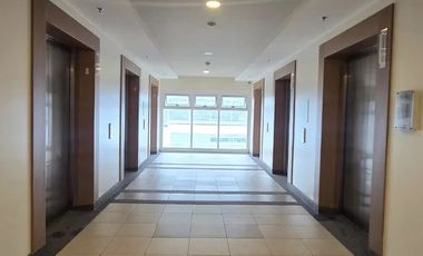 New, 1BR, furnished condo for rent with parking and free WIFI near DLSU CSB, MOA , PGH, UPM, Makati, LRT