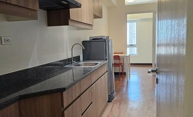 New, 1BR, furnished condo for rent with parking and free WIFI near DLSU CSB, MOA , PGH, UPM, Makati, LRT