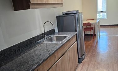 New, 1BR, furnished condo for rent with parking and free WIFI near DLSU CSB, MOA , PGH, UPM, Makati, LRT