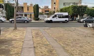 Casa con privilegiada ubicación a 3 cuadras del Parque Metropolitano