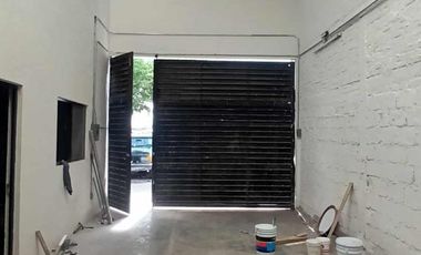 BODEGA EN RENTA en esquina sobre Av. Cointzio