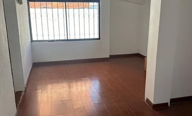 Renta de Local Comercial Amoblado de 7 ambientes, Sector La Pradera, Quito, Ecuador