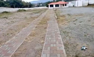 Renta de Terreno con Casa, Sector Tumbaco, Ecuador