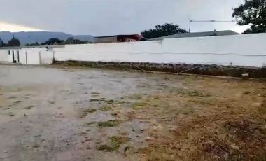 Renta de Terreno con Casa, Sector Tumbaco, Ecuador