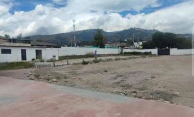 Renta de Terreno con Casa, Sector Tumbaco, Ecuador