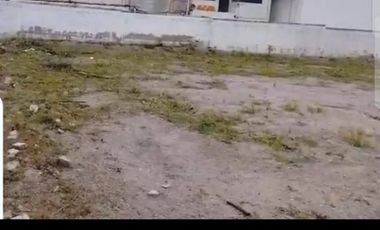 Renta de Terreno con Casa, Sector Tumbaco, Ecuador