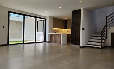 Casa en venta en Challuabamba en condominio privado – 4 dormitorios