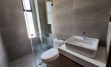 Casa en venta en Challuabamba en condominio privado – 4 dormitorios