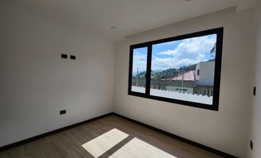 Casa en venta en Challuabamba en condominio privado – 4 dormitorios