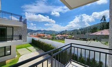 Casa en venta en Challuabamba en condominio privado – 4 dormitorios