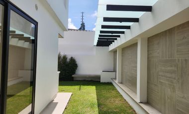 Casa en venta en Challuabamba en condominio privado – 4 dormitorios