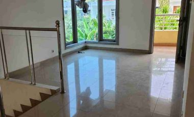 Disewakan termurah rumah pik1
