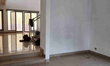Disewakan termurah rumah pik1