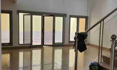 Disewakan termurah rumah pik1