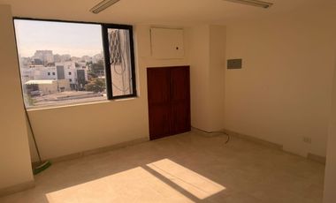 OFICINA EN ALTO PRADO