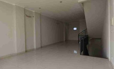 Disewakan Ruko 3 lt di Summarecon Crown Gading,Bekasi Utara.