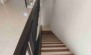 Disewakan Ruko 3 lt di Summarecon Crown Gading,Bekasi Utara.