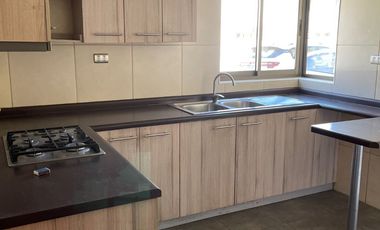Casa en Venta 3D 3B Condominio Las Azaleas Machalí | Amplio Terreno 236 m² + Patio + Balcones