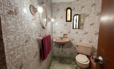 Amplia Casa Familiar de 3 Niveles con Cochera