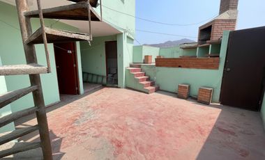 Amplia Casa Familiar de 3 Niveles con Cochera