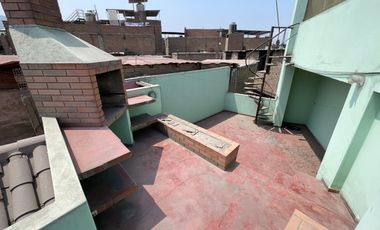 Amplia Casa Familiar de 3 Niveles con Cochera