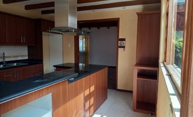 Venta de Casa Tipo Quinta de 4 dormitorios, Valle de los Chillos, Ecuador