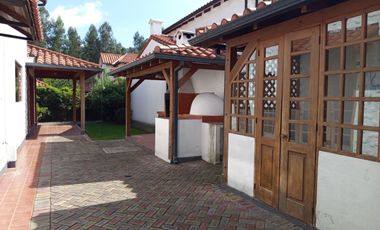 Venta de Casa Tipo Quinta de 4 dormitorios, Valle de los Chillos, Ecuador