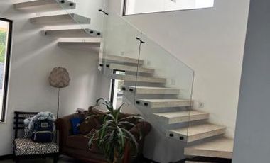 Renta de Casa de 4 Dormitorios, Sector Puembo Lomas de Nápoles, Ecuador