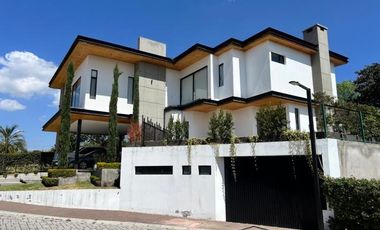 Renta de Casa de 4 Dormitorios, Sector Puembo Lomas de Nápoles, Ecuador