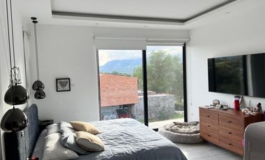 Renta de Casa de 4 Dormitorios, Sector Puembo Lomas de Nápoles, Ecuador