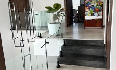 Renta de Casa de 4 Dormitorios, Sector Puembo Lomas de Nápoles, Ecuador