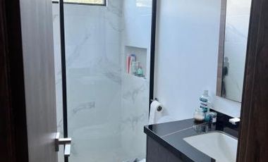 Renta de Casa de 4 Dormitorios, Sector Puembo Lomas de Nápoles, Ecuador