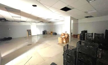 ARRIENDO Local comercial de 99,26 m2 Strip center, Metro San Joaquín