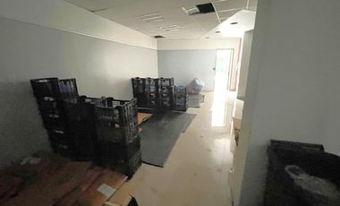 ARRIENDO Local comercial de 99,26 m2 Strip center, Metro San Joaquín