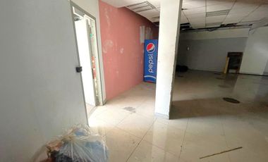 ARRIENDO Local comercial de 99,26 m2 Strip center, Metro San Joaquín
