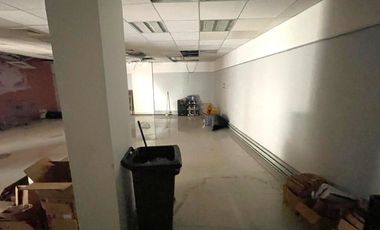 ARRIENDO Local comercial de 99,26 m2 Strip center, Metro San Joaquín