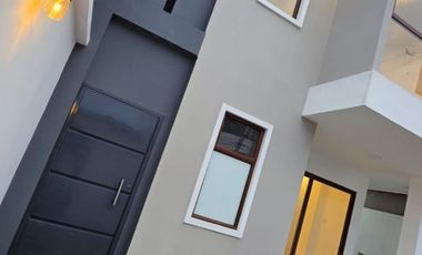 SE VENDE HERMOSA CASA UBICADA A POCOS MINUTOS SOLCA DE LA CIUDAD DE PORTOVIEJO