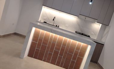 SE VENDE HERMOSA CASA UBICADA A POCOS MINUTOS SOLCA DE LA CIUDAD DE PORTOVIEJO