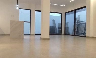 SE VENDE HERMOSA CASA UBICADA A POCOS MINUTOS SOLCA DE LA CIUDAD DE PORTOVIEJO