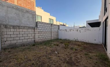 CASA AMUEBLADA EN RENTA EN SANTA LUCIA LEÓN GTO ZONA ESTE A SOLO DOS MINUTOS DE LA IBERO