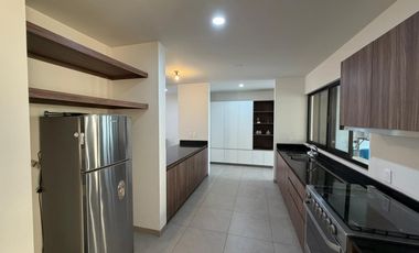 CASA AMUEBLADA EN RENTA EN SANTA LUCIA LEÓN GTO ZONA ESTE A SOLO DOS MINUTOS DE LA IBERO