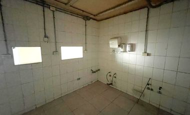 ARRIENDO Local comercial de 88,00 m2 Strip center, Metro San Joaquín