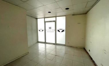 ARRIENDO Local comercial de 88,00 m2 Strip center, Metro San Joaquín