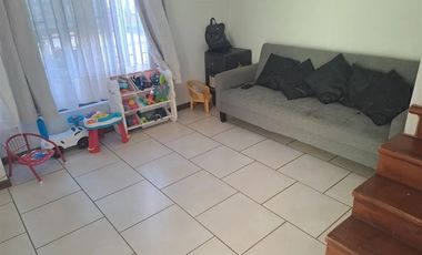 $130.000.000  CASA AISLADA - BARRIO LOS CASTAÑOS DE MAIPU