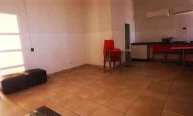 ARRIENDO  METRO LAS REJAS EXCELENTE UBICACION