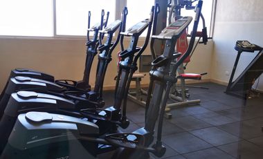 ARRIENDO  METRO LAS REJAS EXCELENTE UBICACION