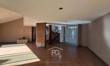 Casa con Gran Terreno y Jardín | Xochimilco, CDMX | Excelente Precio $4.4M