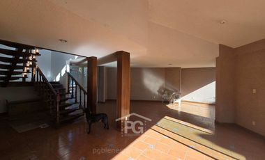 Casa con Gran Terreno y Jardín | Xochimilco, CDMX | Excelente Precio $4.4M